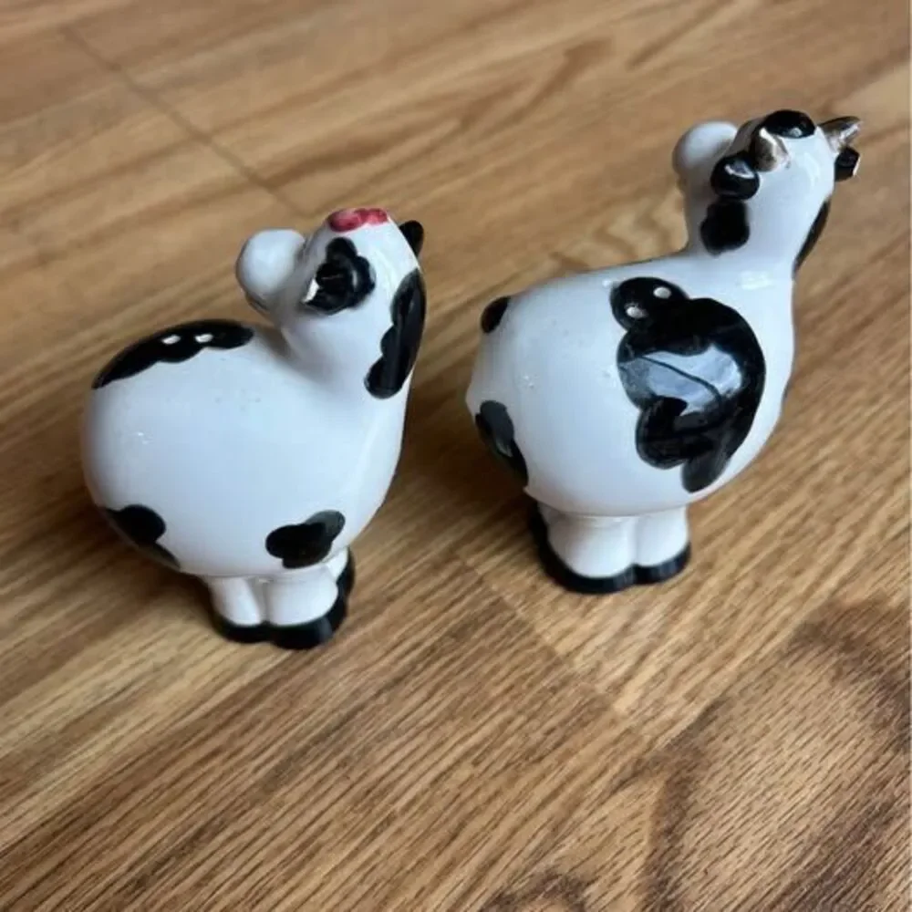 Vintage Cow Salt and Pepper Shaker Set